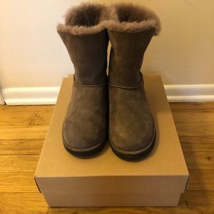 ugg classic cuff short size 8